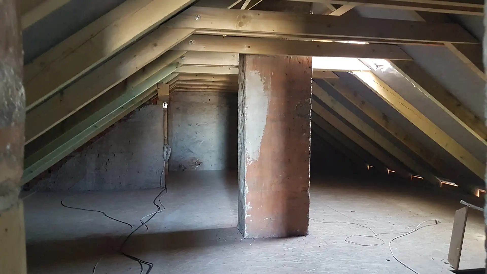 13-Kelenvölgy padlás copy